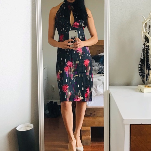 French Connection Dresses & Skirts - French Connection sleeveless mock neck dress. Size 6